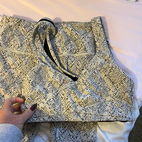 Varley Set - Picture 2 of 4